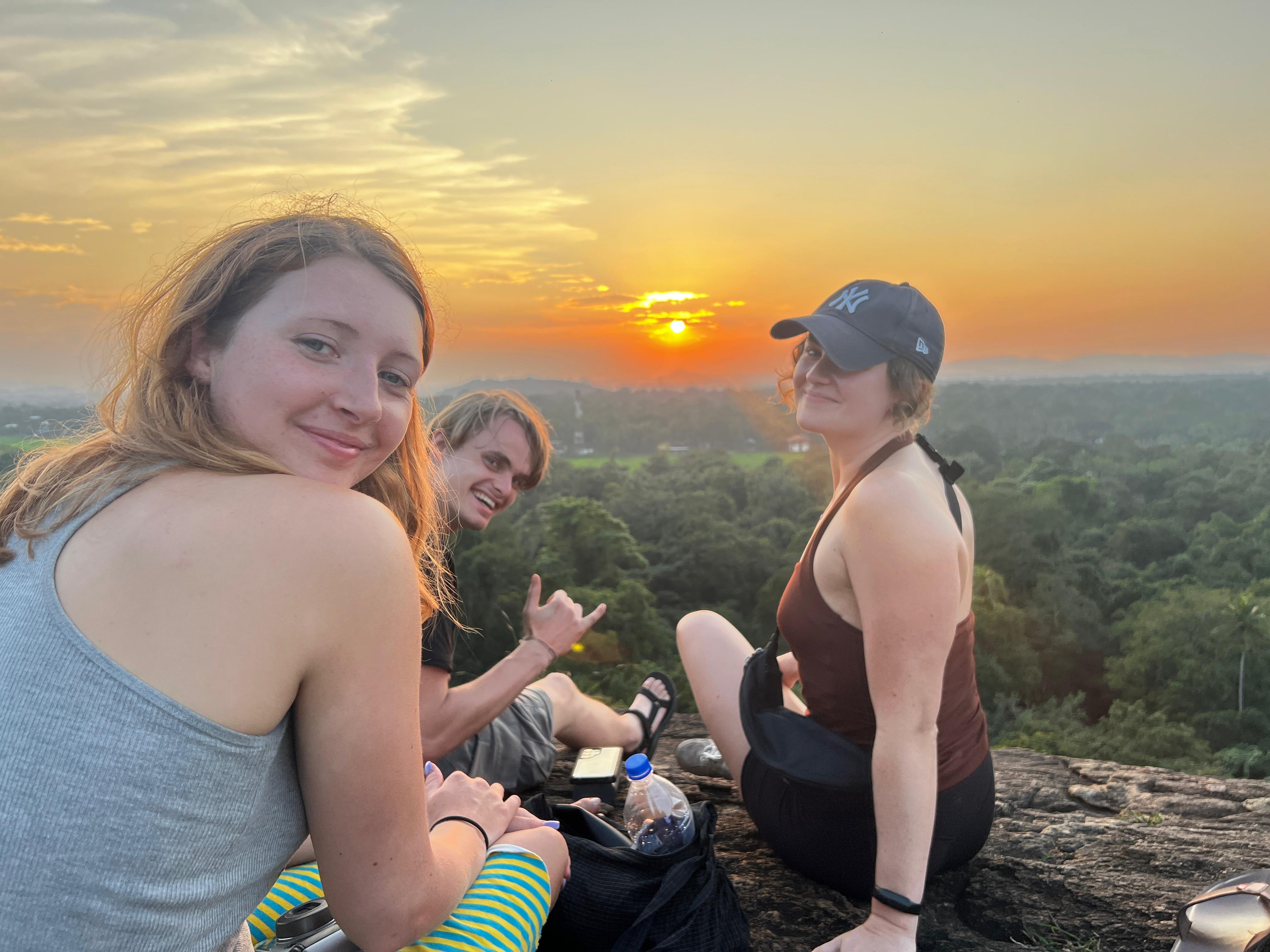 Mapagala Rock Sunset Hike Experience – Sigiriya